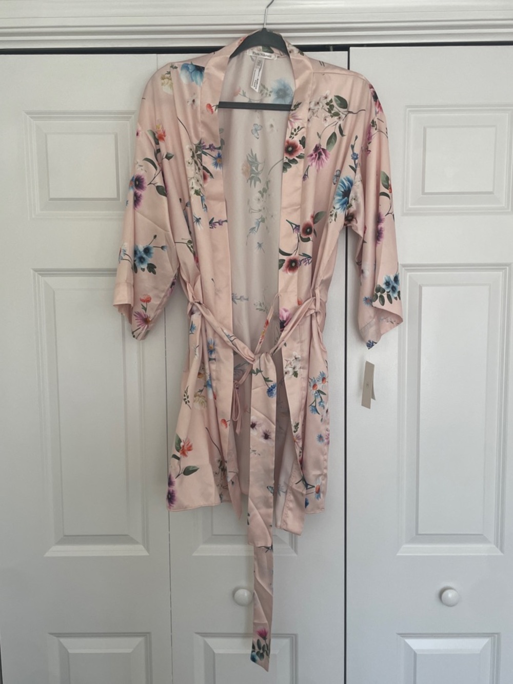 Flora Nikrooz Pale Pink Floral Satin Short Robe medium large